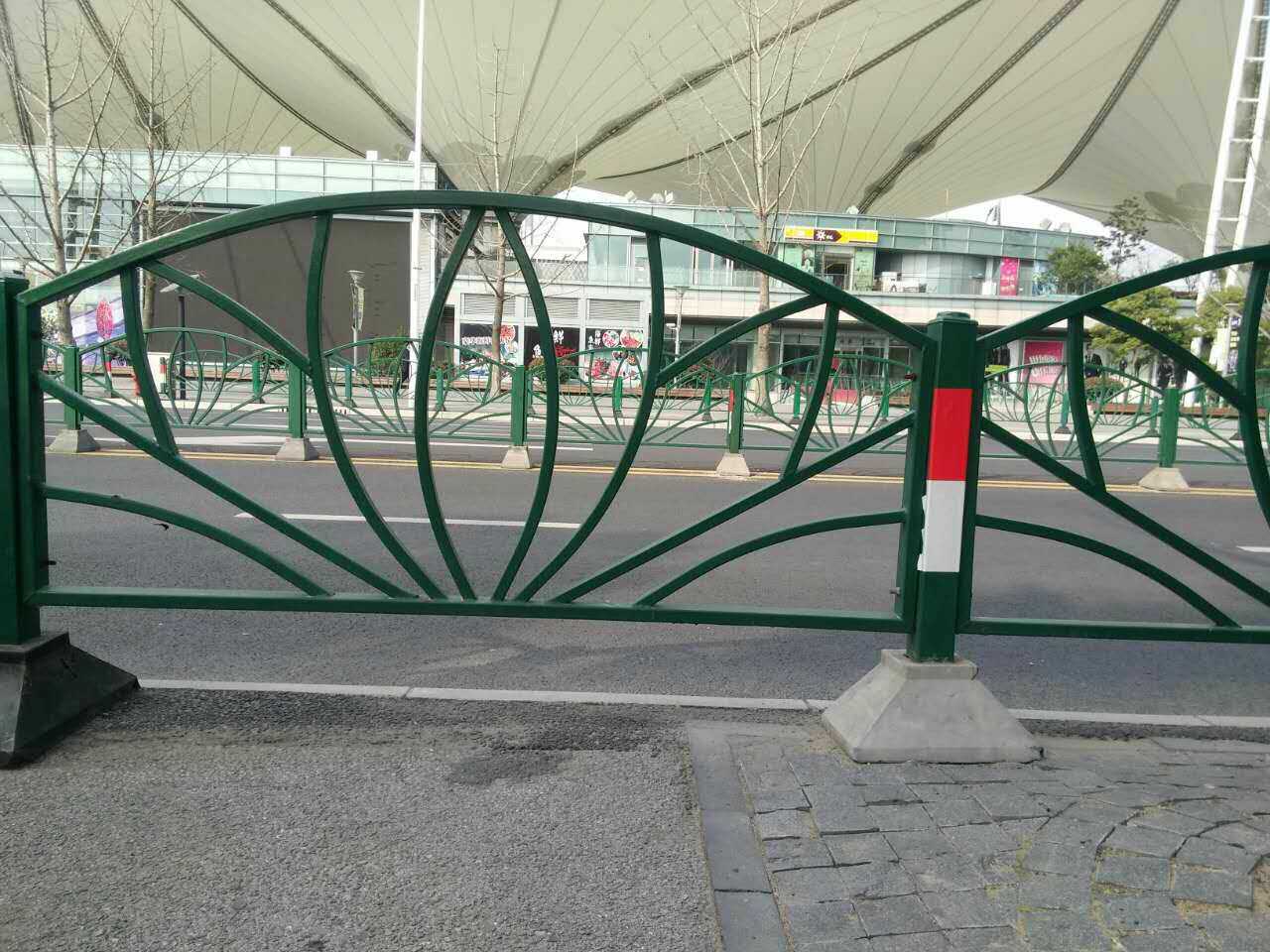  人行道道路防护栏