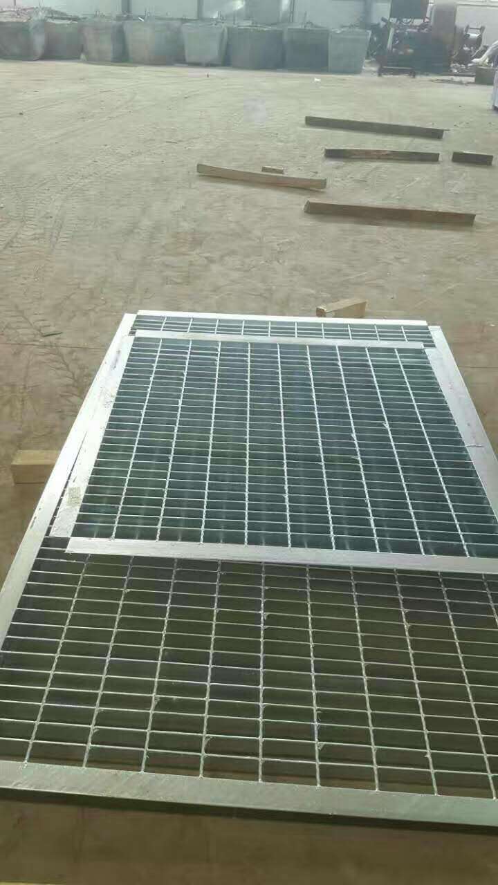 加角铁沟盖板
