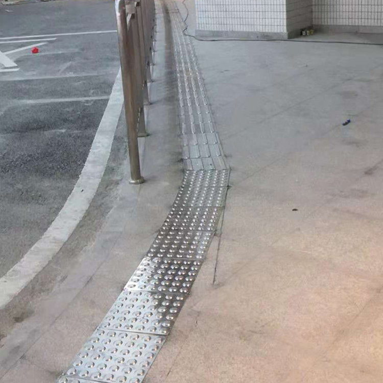 东莞盲道板
